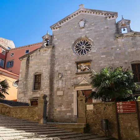 Nina By Interhome * Nedeščina