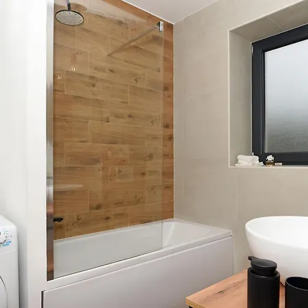 Nina By Interhome Nedeščina