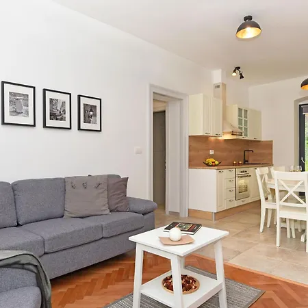 Nina By Interhome Сasa de vacaciones Nedeščina