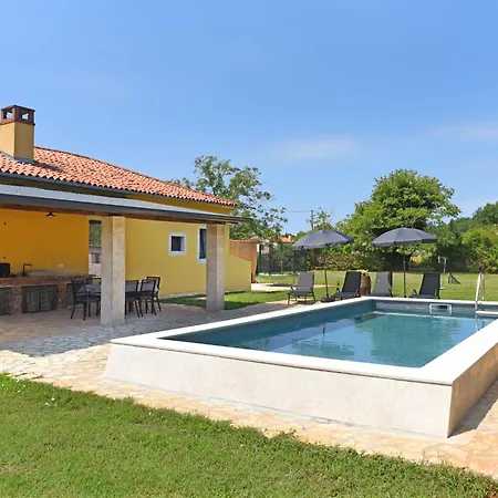 Nina By Interhome * Nedeščina