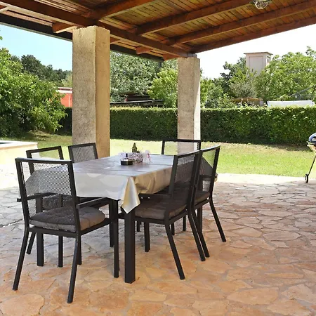 Сasa de vacaciones Nina By Interhome